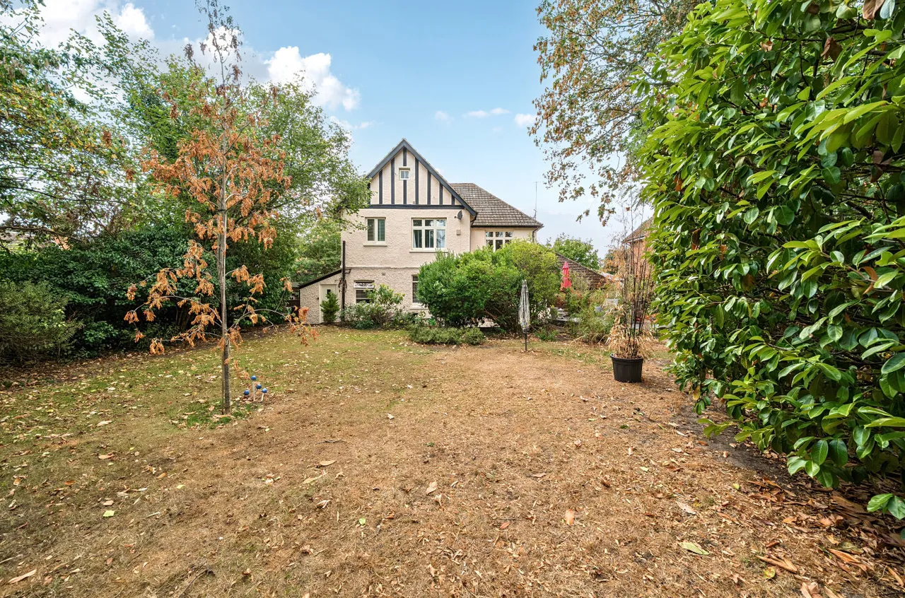 West Hill Road, Woking, GU22, photo 26