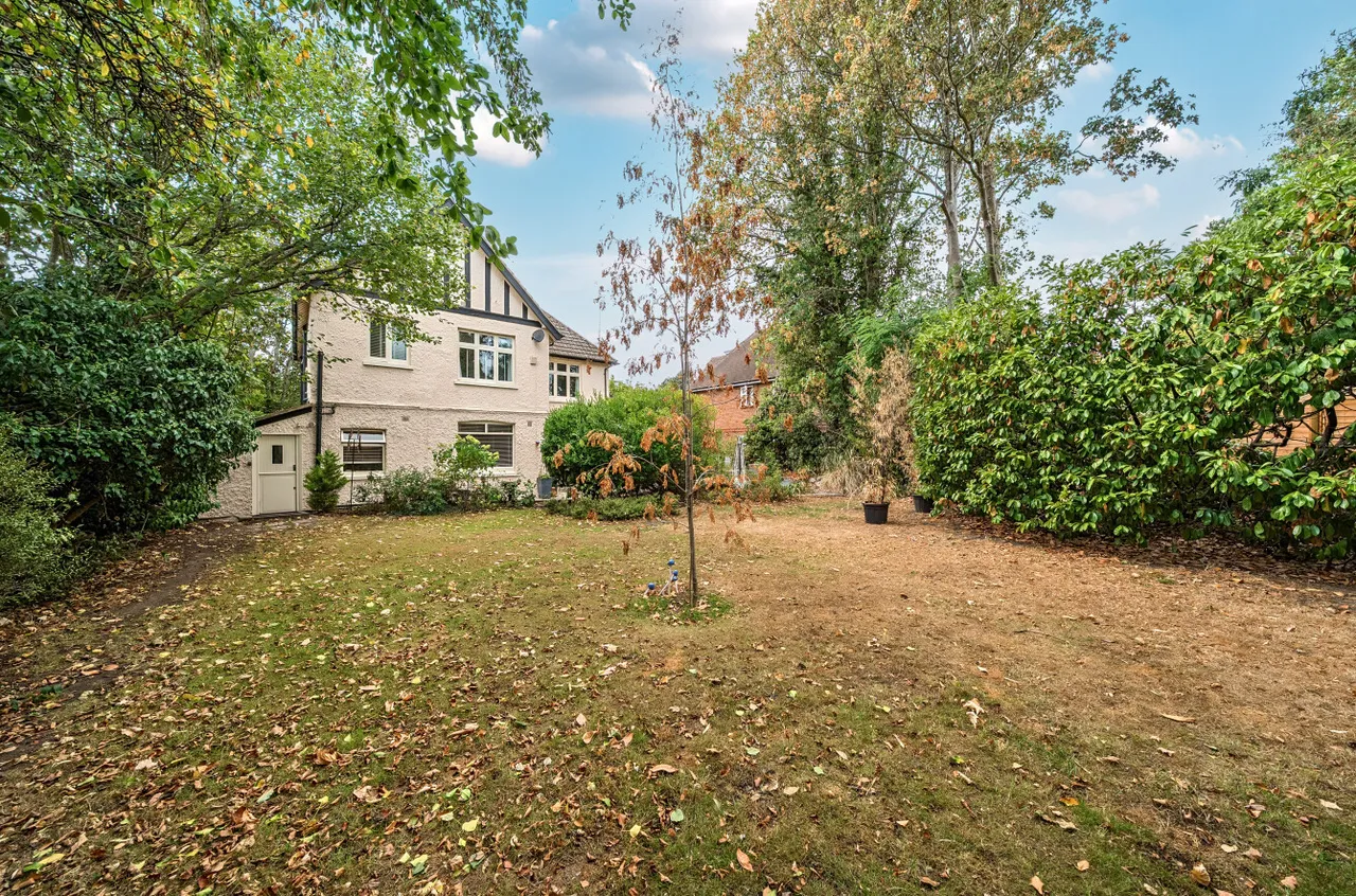 West Hill Road, Woking, GU22, photo 58