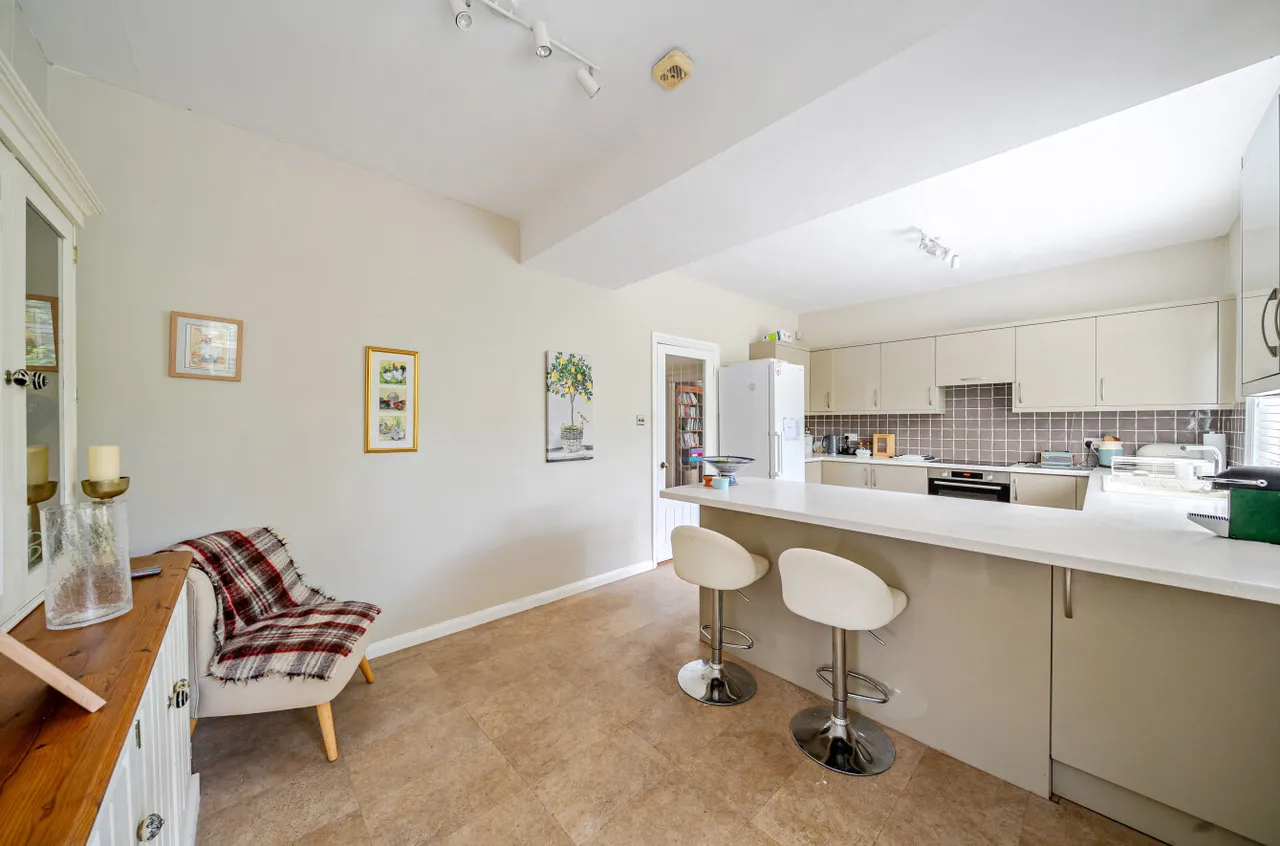 West Hill Road, Woking, GU22, photo 3
