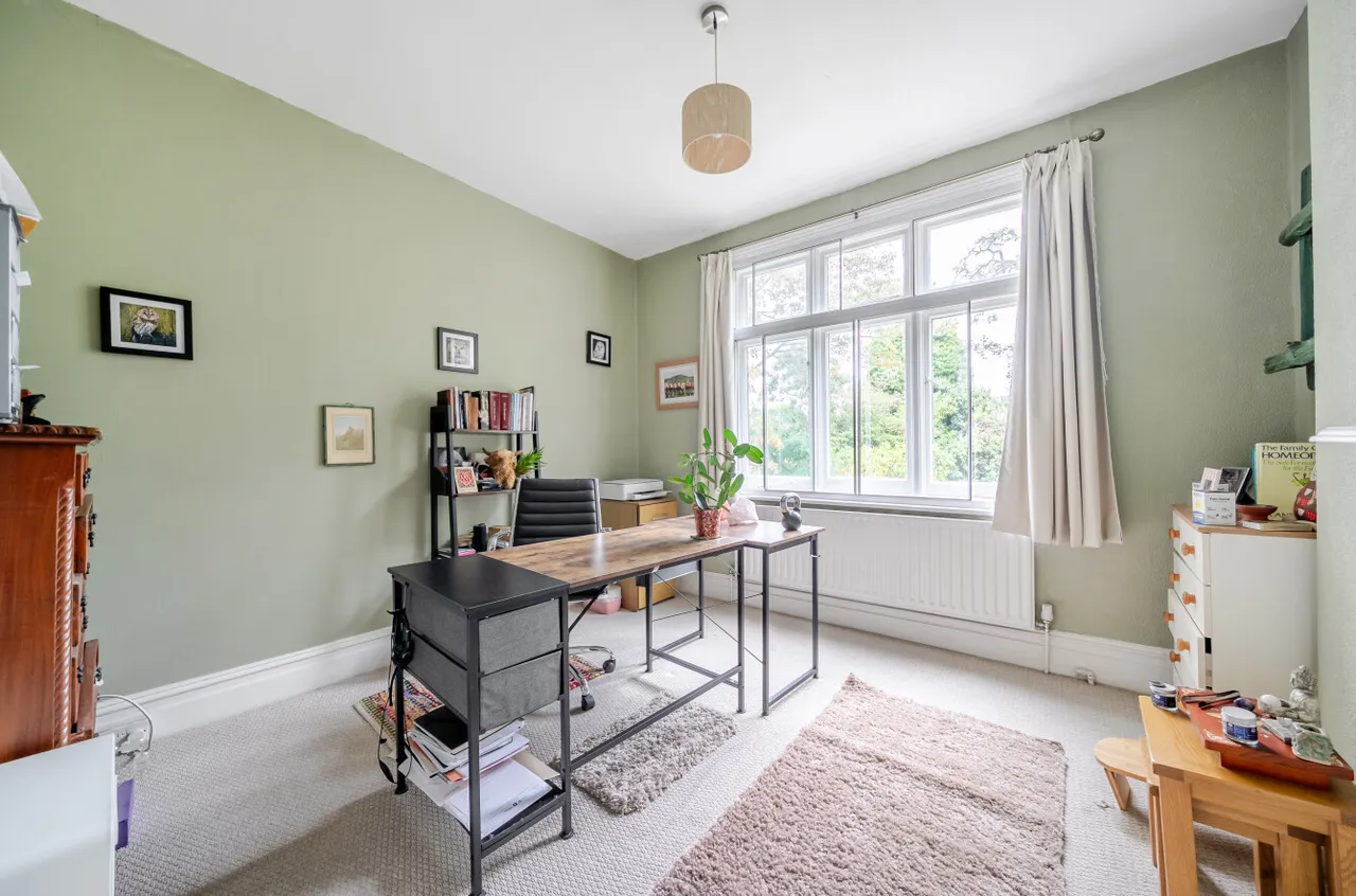 West Hill Road, Woking, GU22, photo 19
