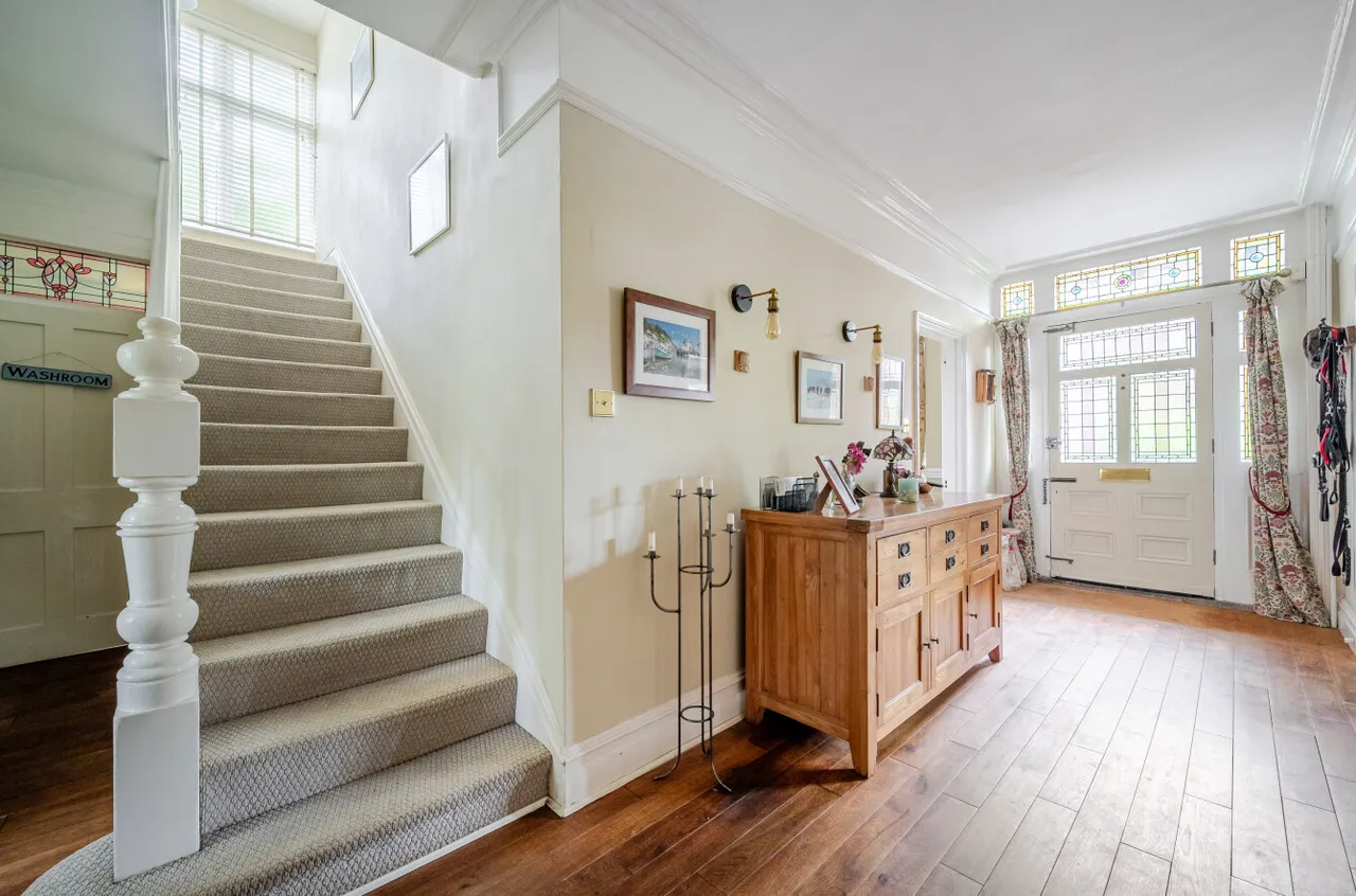 West Hill Road, Woking, GU22, photo 8