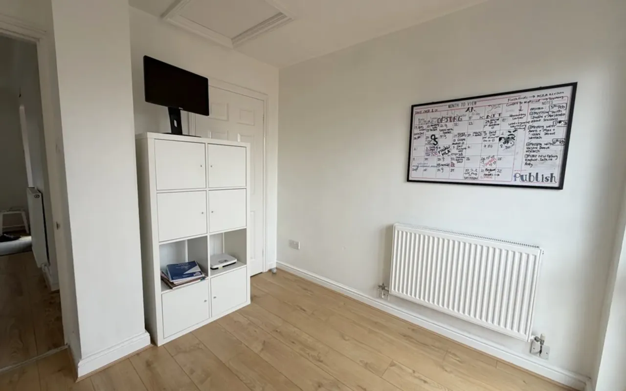 Gunnersbury Park, Bedford MK41 0SX, photo 10