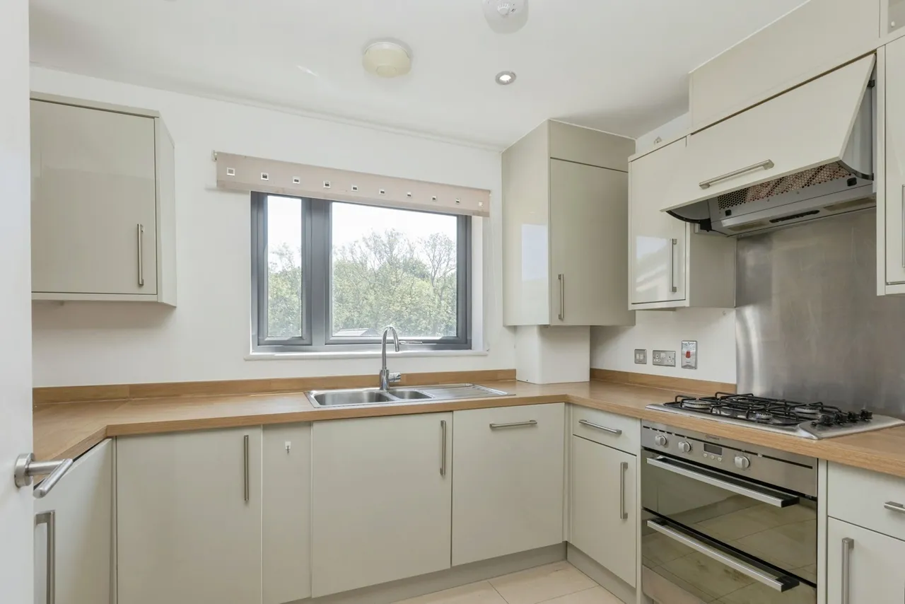 Lakewood Drive, Tunbridge Wells, TN2, photo 2