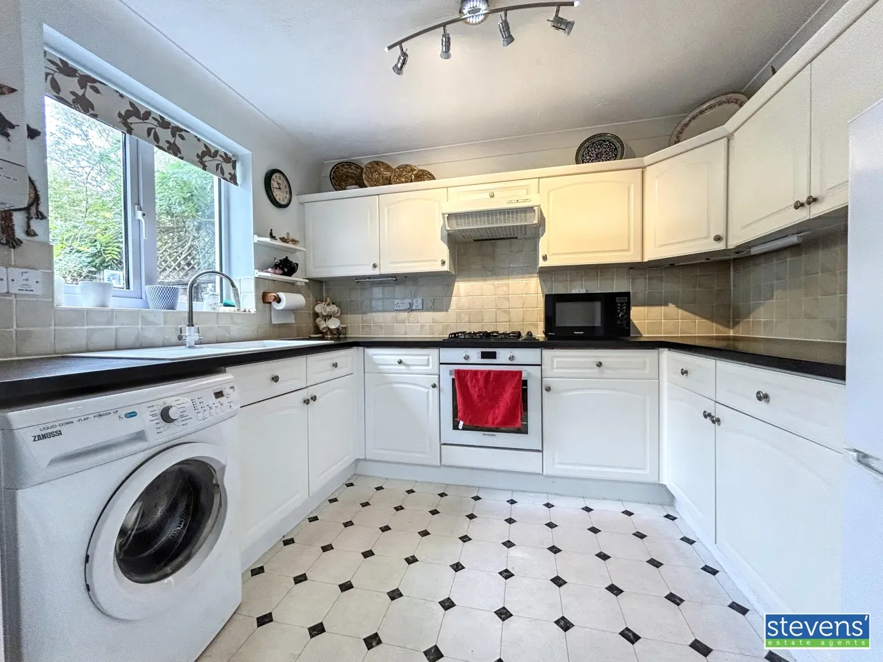 Vixen Tor Close, Okehampton, EX20, photo 6