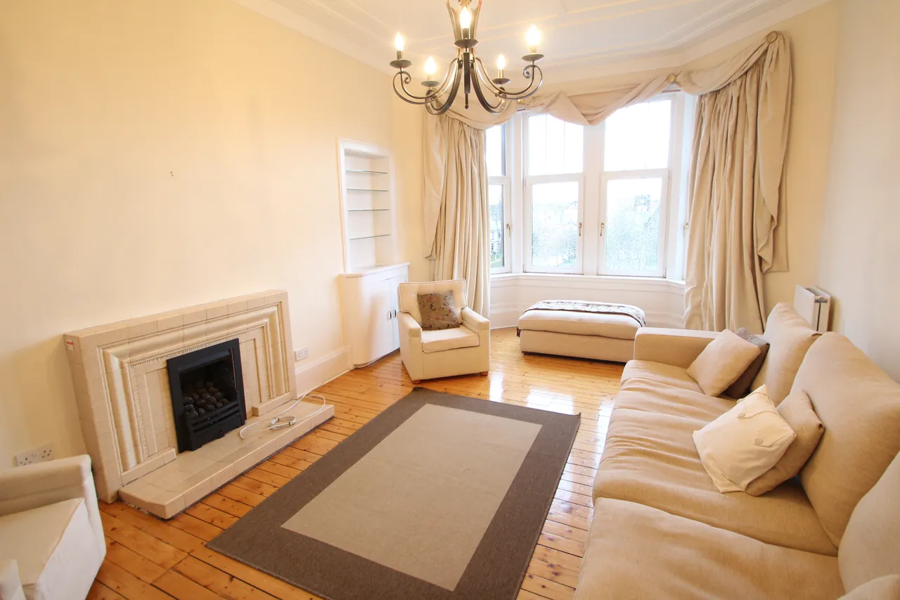 2 bed flat to rent, Edgehill Road, Broomhill, G11