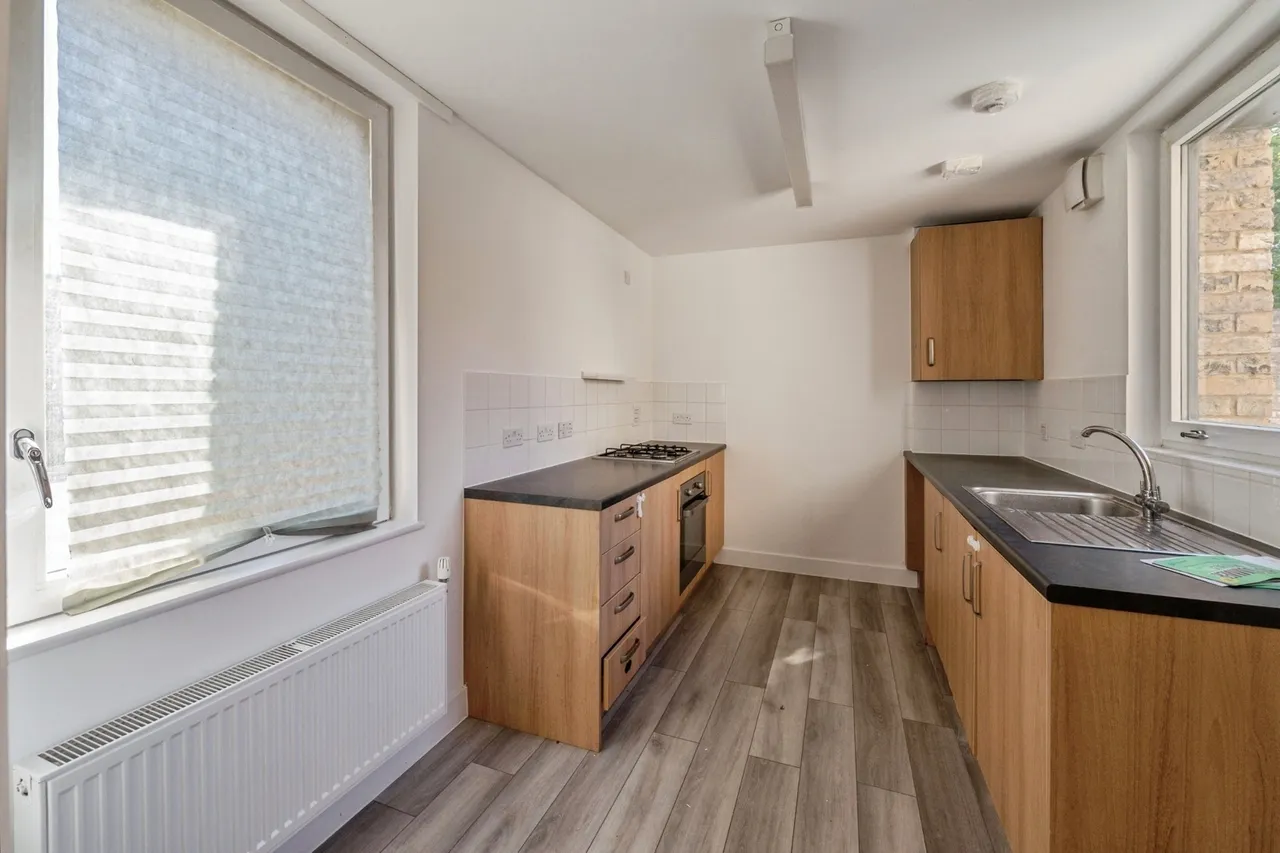 Queen Elizabeth Place, Tilbury, Essex, RM18, photo 10