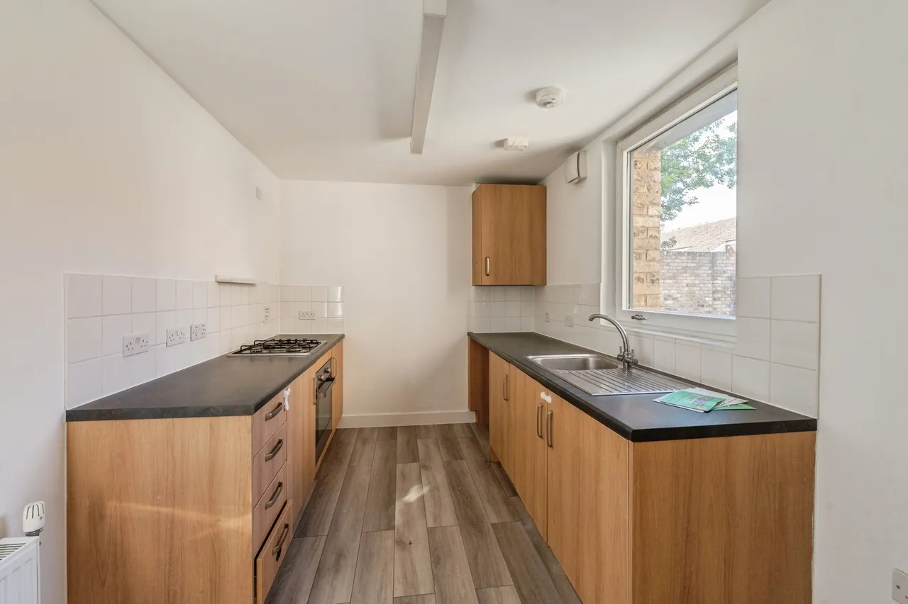 Queen Elizabeth Place, Tilbury, Essex, RM18, photo 9