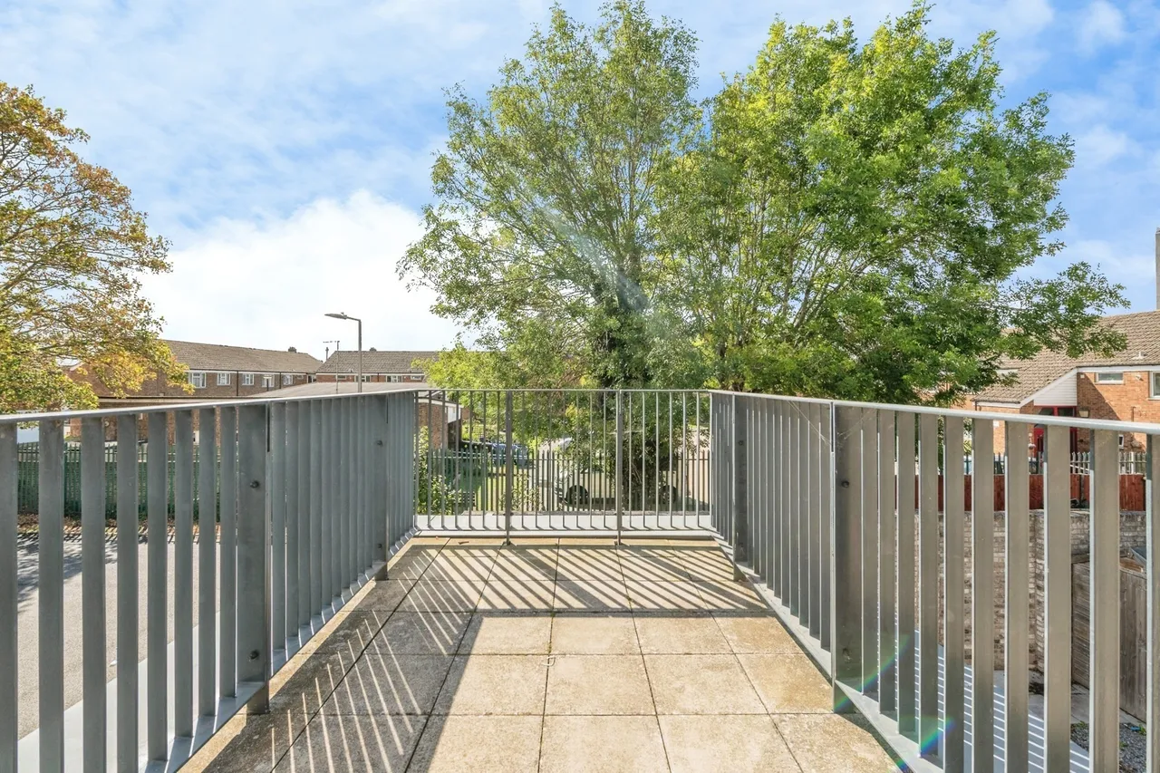 Queen Elizabeth Place, Tilbury, Essex, RM18, photo 17
