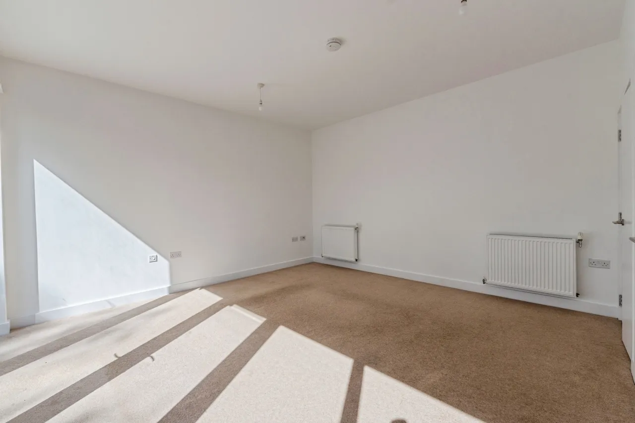 Queen Elizabeth Place, Tilbury, Essex, RM18, photo 7