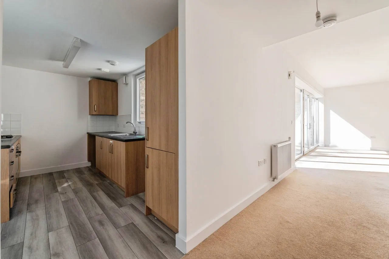 Queen Elizabeth Place, Tilbury, Essex, RM18, photo 8