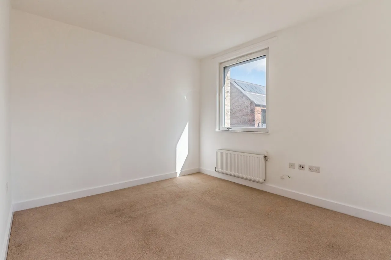 Queen Elizabeth Place, Tilbury, Essex, RM18, photo 13