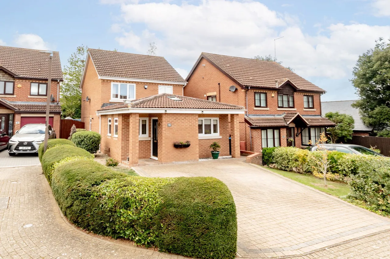 3 bed house for sale, Bushey Bartrams, Shenley Brook End, MK5