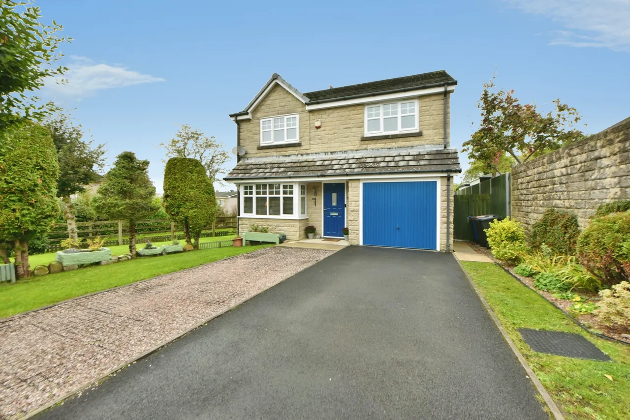 3 bed house for sale, Aspen Grove, Barnoldswick, BB18