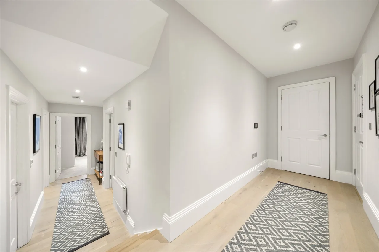 The Avenue, Surbiton, KT5, photo 2