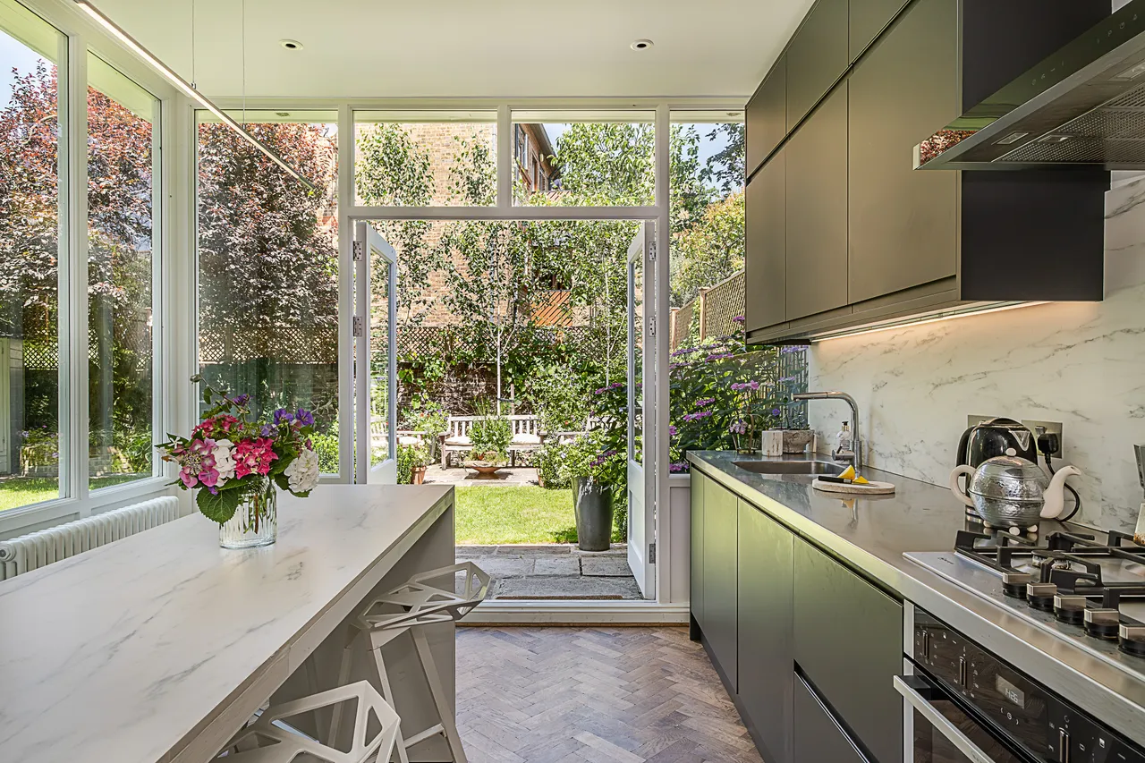 Roehampton Lane, London, SW15, photo 11