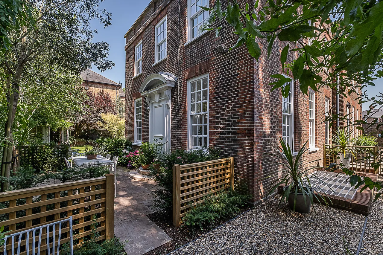 Roehampton Lane, London, SW15, photo 7