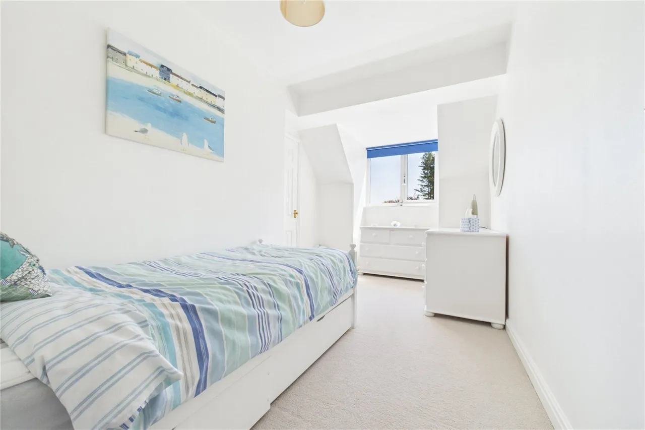 Pingewood Close, Burghfield, RG30, photo 15
