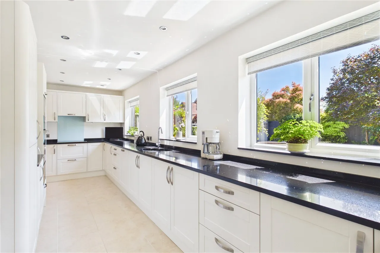 Pingewood Close, Burghfield, RG30, photo 2