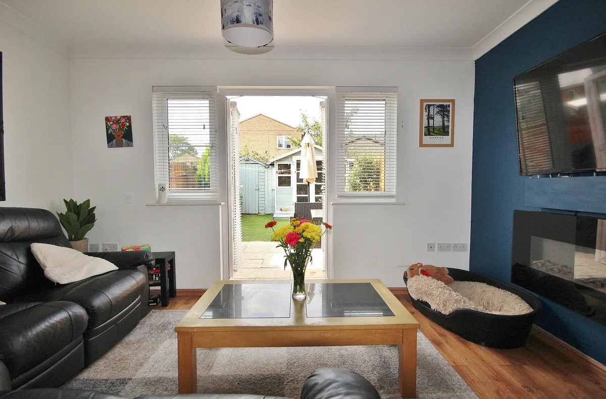 Chamberlain Close, Carterton, photo 3