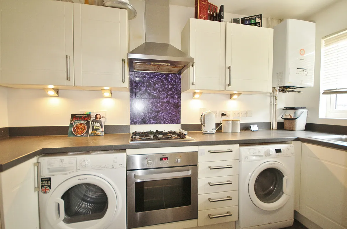 Chamberlain Close, Carterton, photo 5