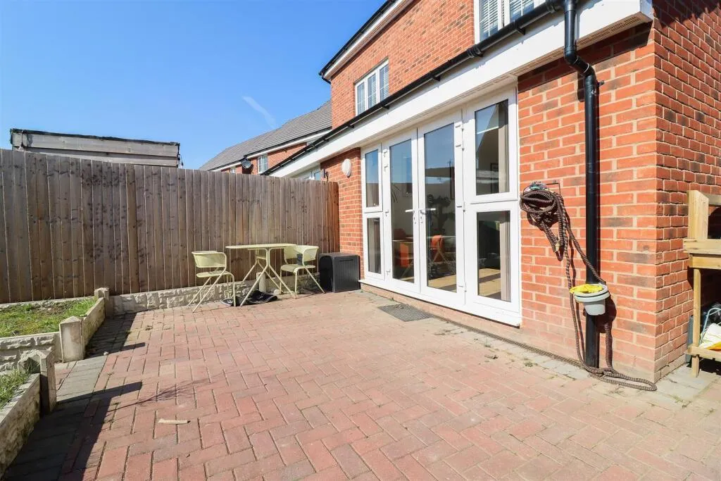 3 bed property to rent, Curbar Rise, Clay Cross, S45