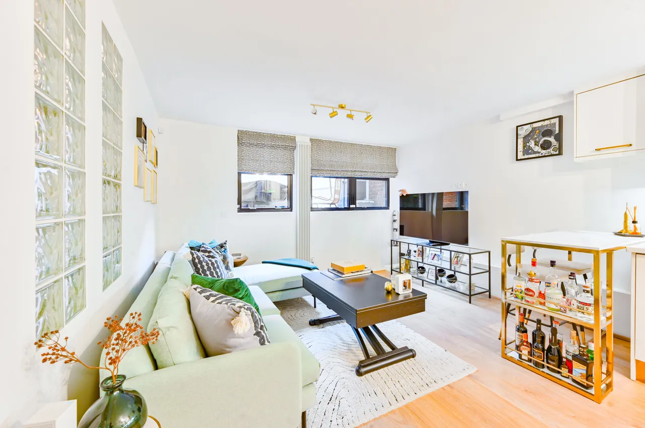 40 Longleat House, 18 Rampayne Street, London, photo 3