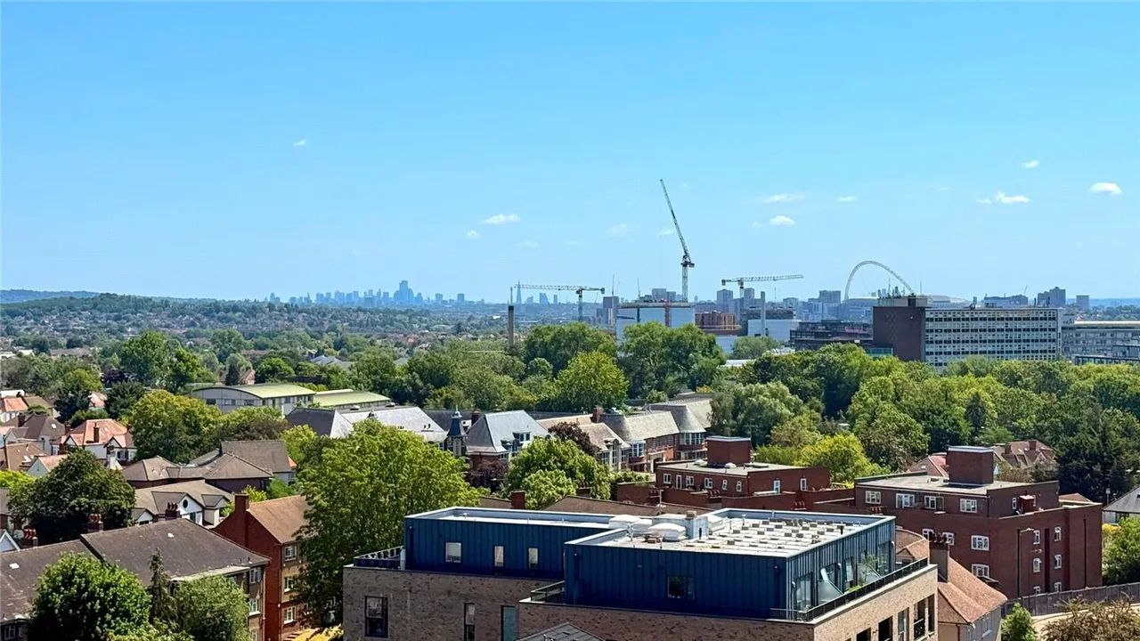 2 bed flat for sale, Lyon Road, Harrow, HA1