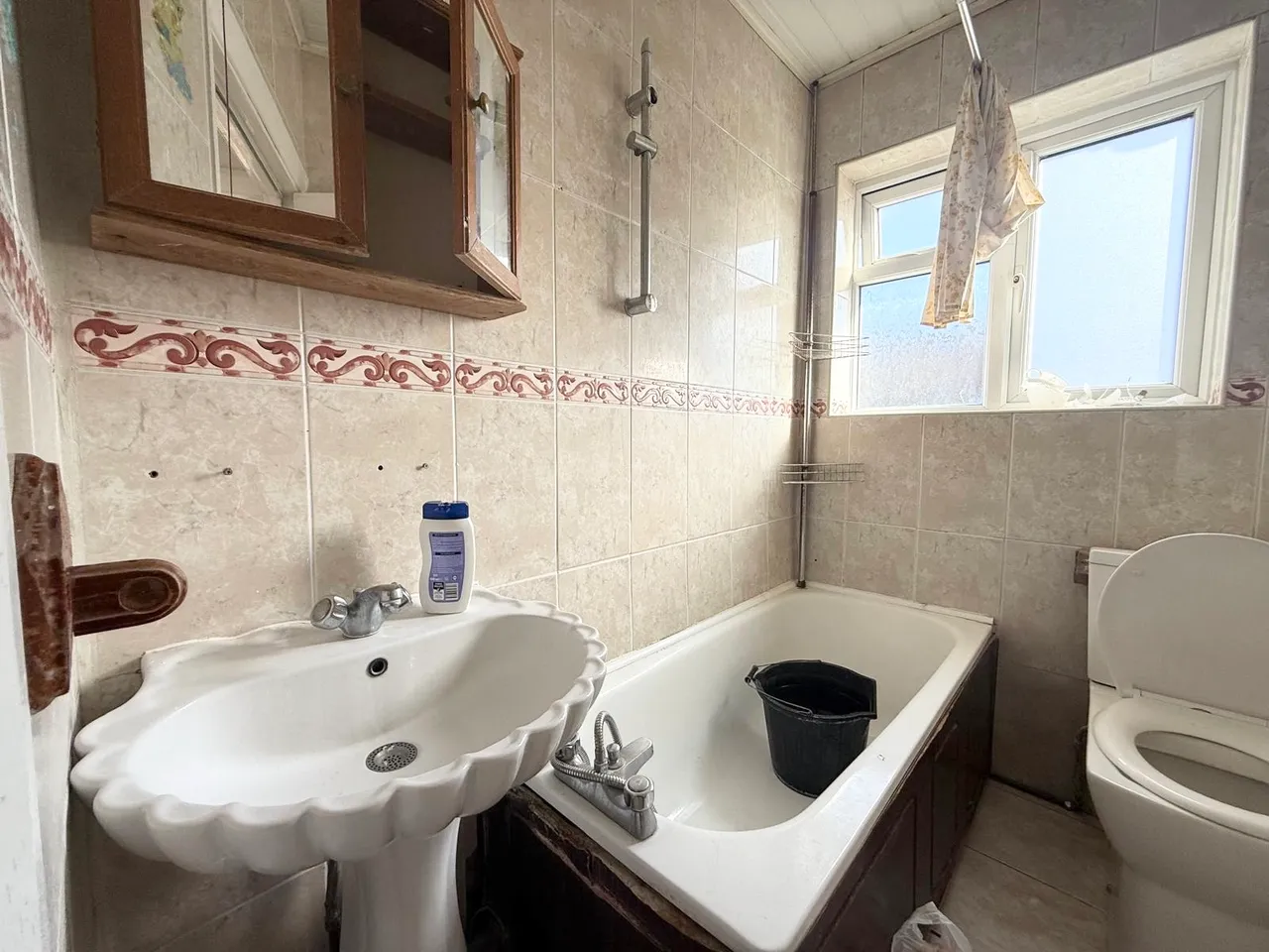 High St, Harmondsworth, UB7, photo 6