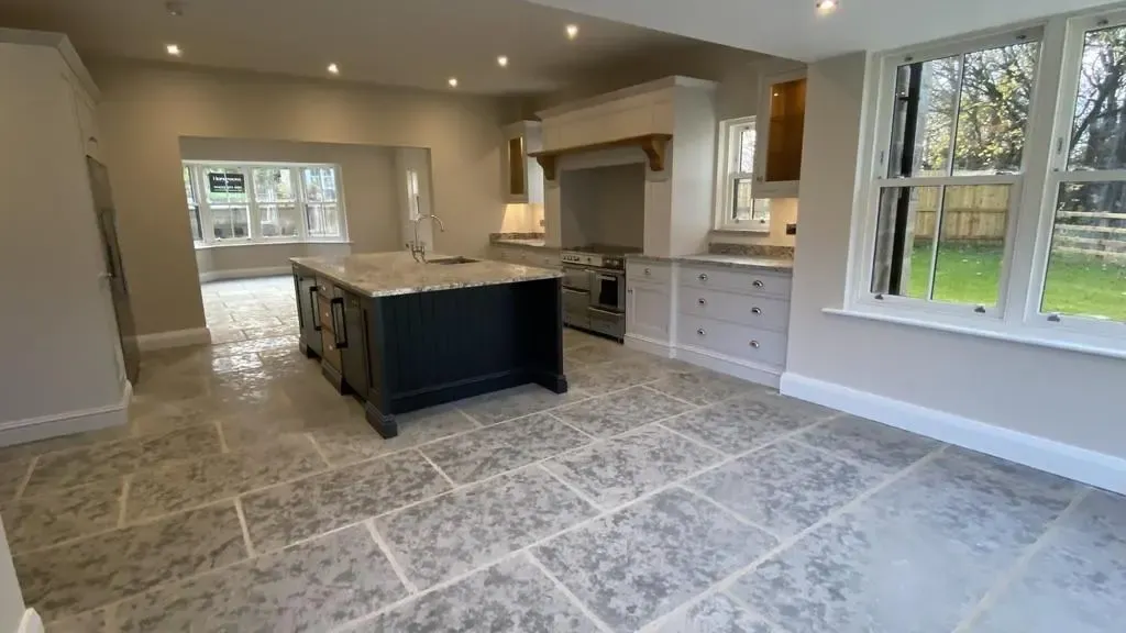 4 bed flat to rent, Dukes Ride, Gerrards Cross, SL9