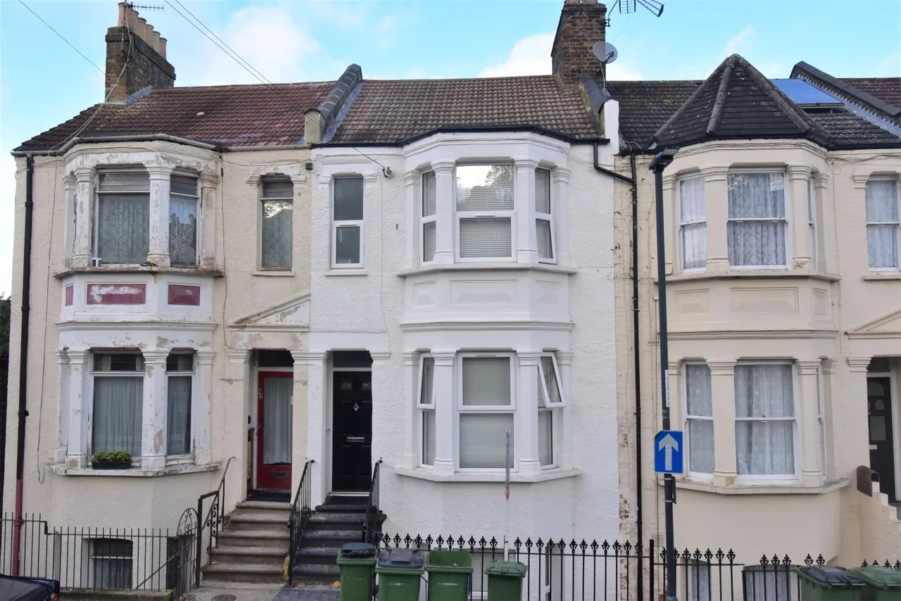 5 bed house for sale — Ennis Road, SE18