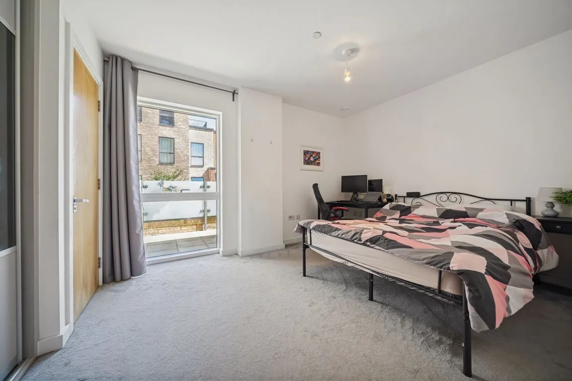 Lismore Boulevard, Colindale, photo 4