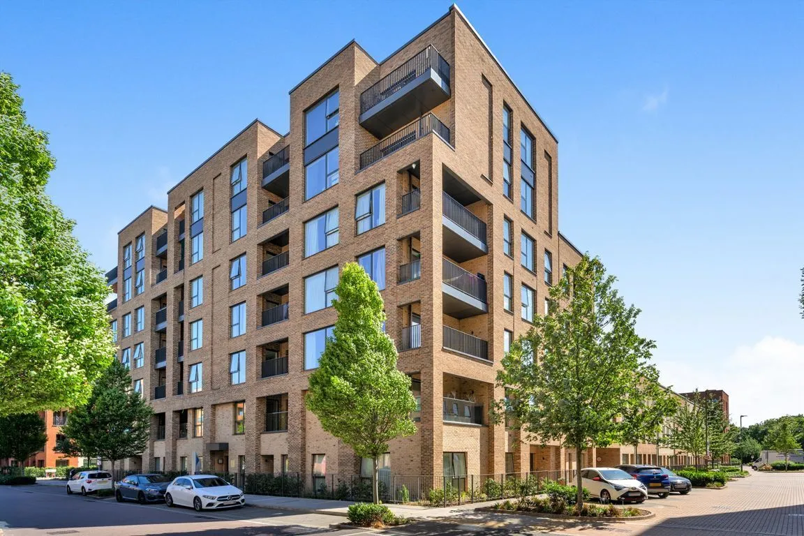 Lismore Boulevard, Colindale, photo 10