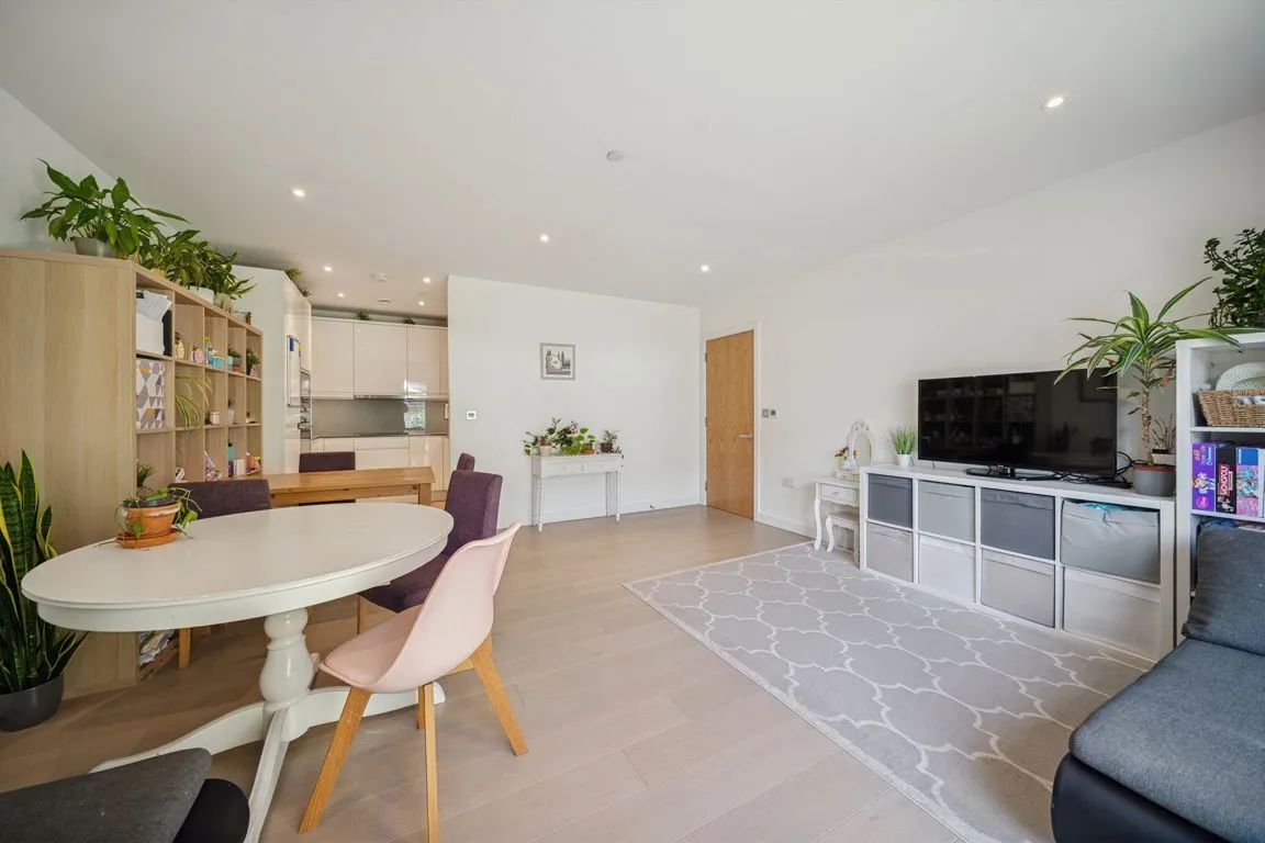 Lismore Boulevard, Colindale, photo 7