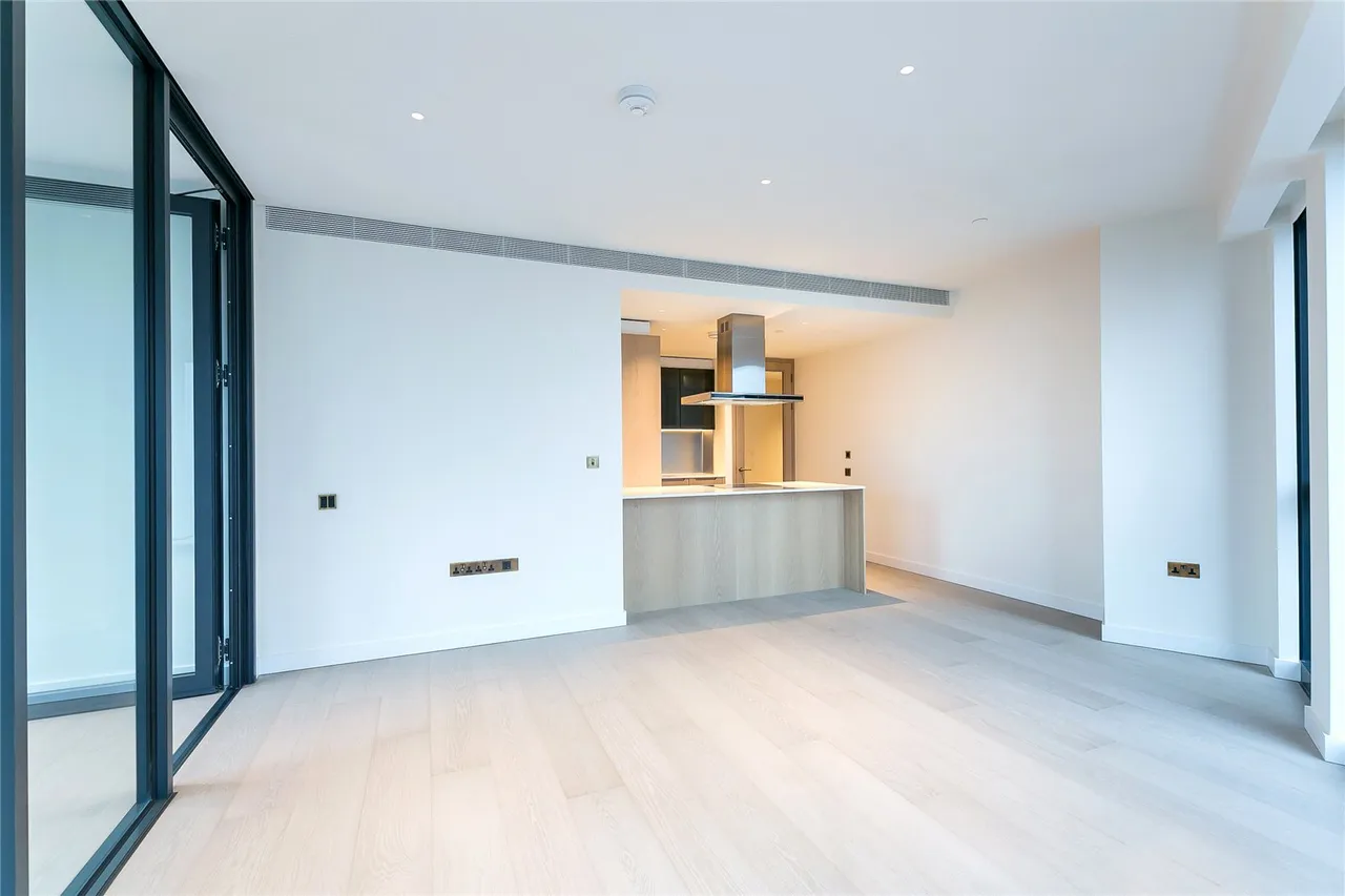 Nine Elms Lane, Nine Elms, SW8, photo 7