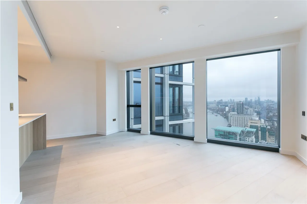 2 bed flat to rent, Nine Elms Lane, Nine Elms, SW8