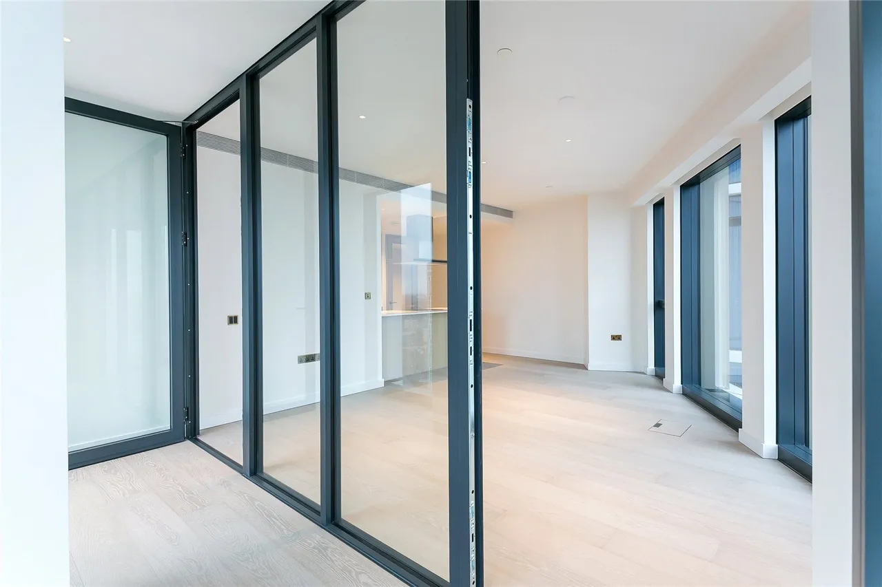 Nine Elms Lane, Nine Elms, SW8, photo 9