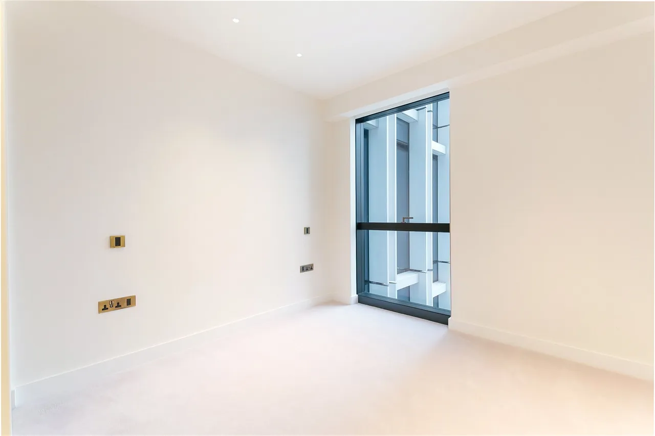 Nine Elms Lane, Nine Elms, SW8, photo 12
