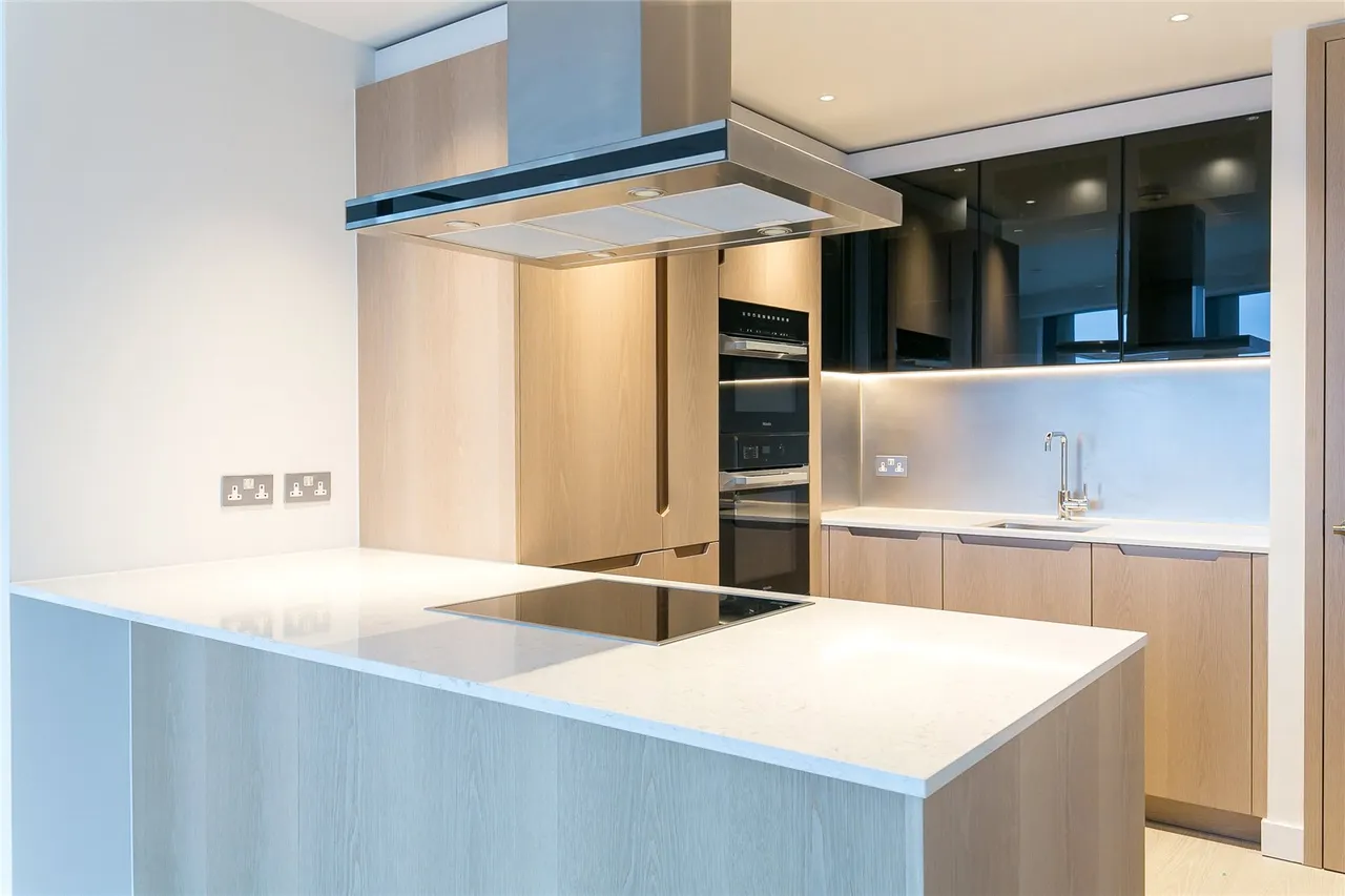 Nine Elms Lane, Nine Elms, SW8, photo 6