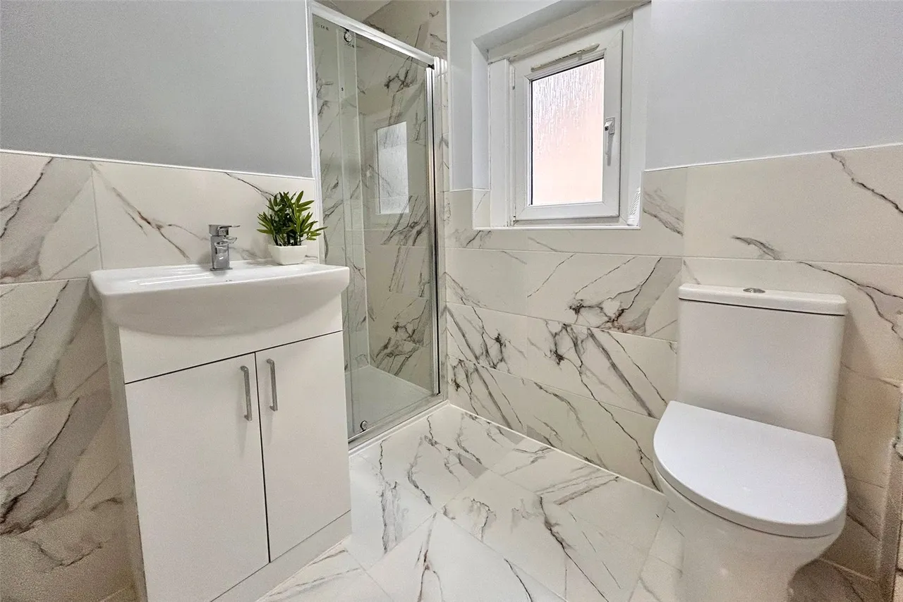 Sandford Road, Aldershot, Hampshire, GU11 3AE, photo 4