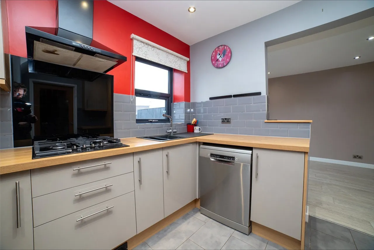 Mansfield Road, Sutton-in-Ashfield, Nottinghamshire, NG17, photo 6