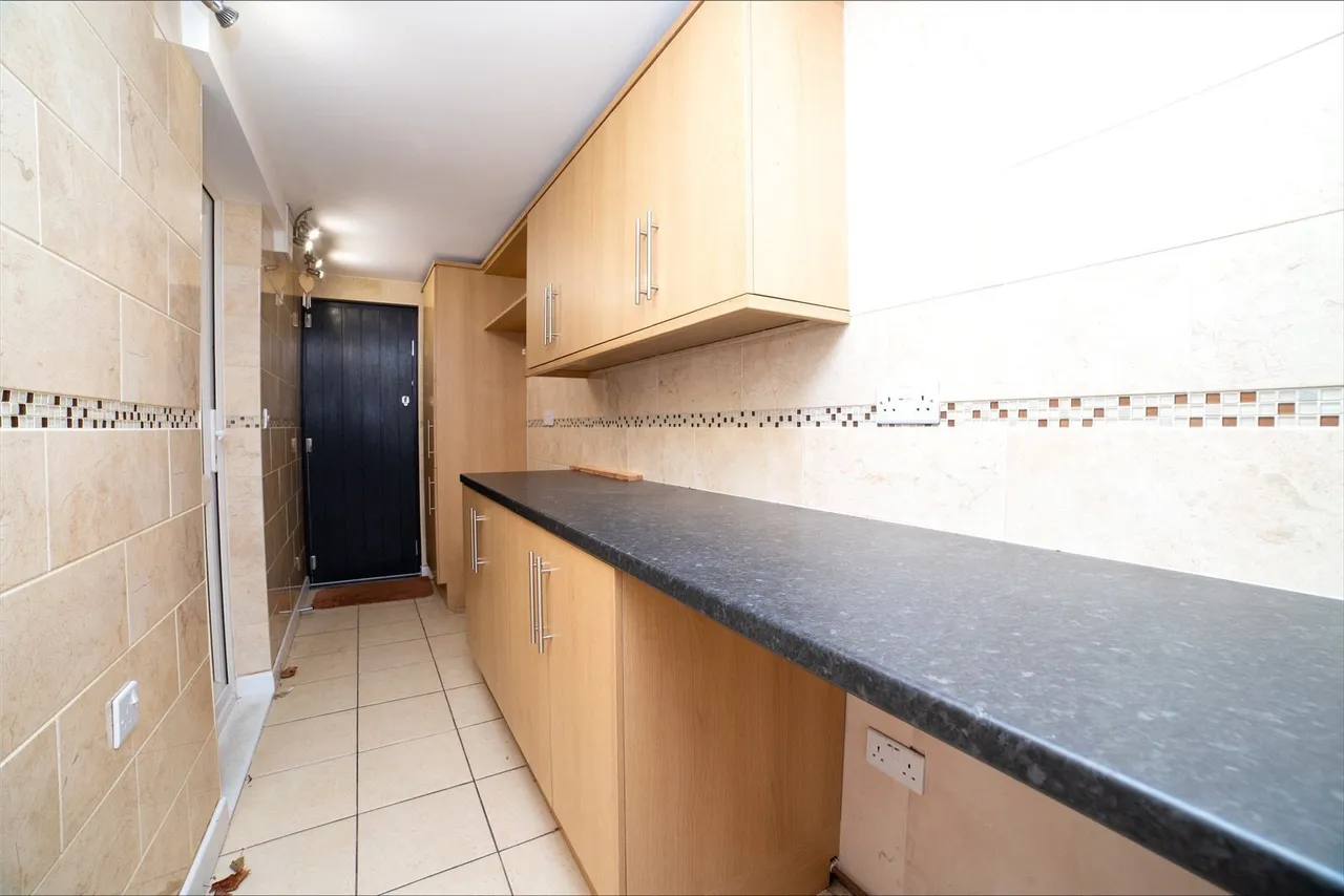 Mansfield Road, Sutton-in-Ashfield, Nottinghamshire, NG17, photo 8