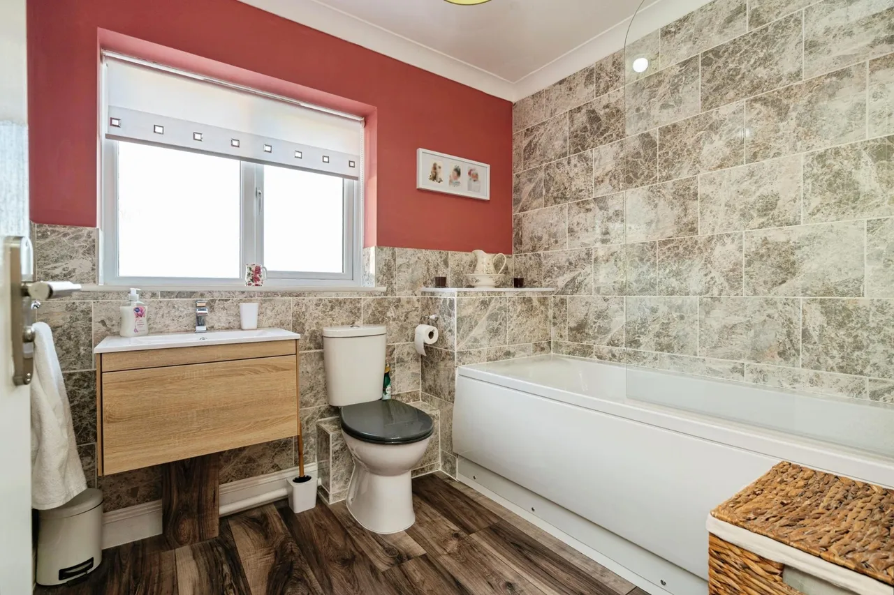 Locks Road, Westhall, IP19, photo 28