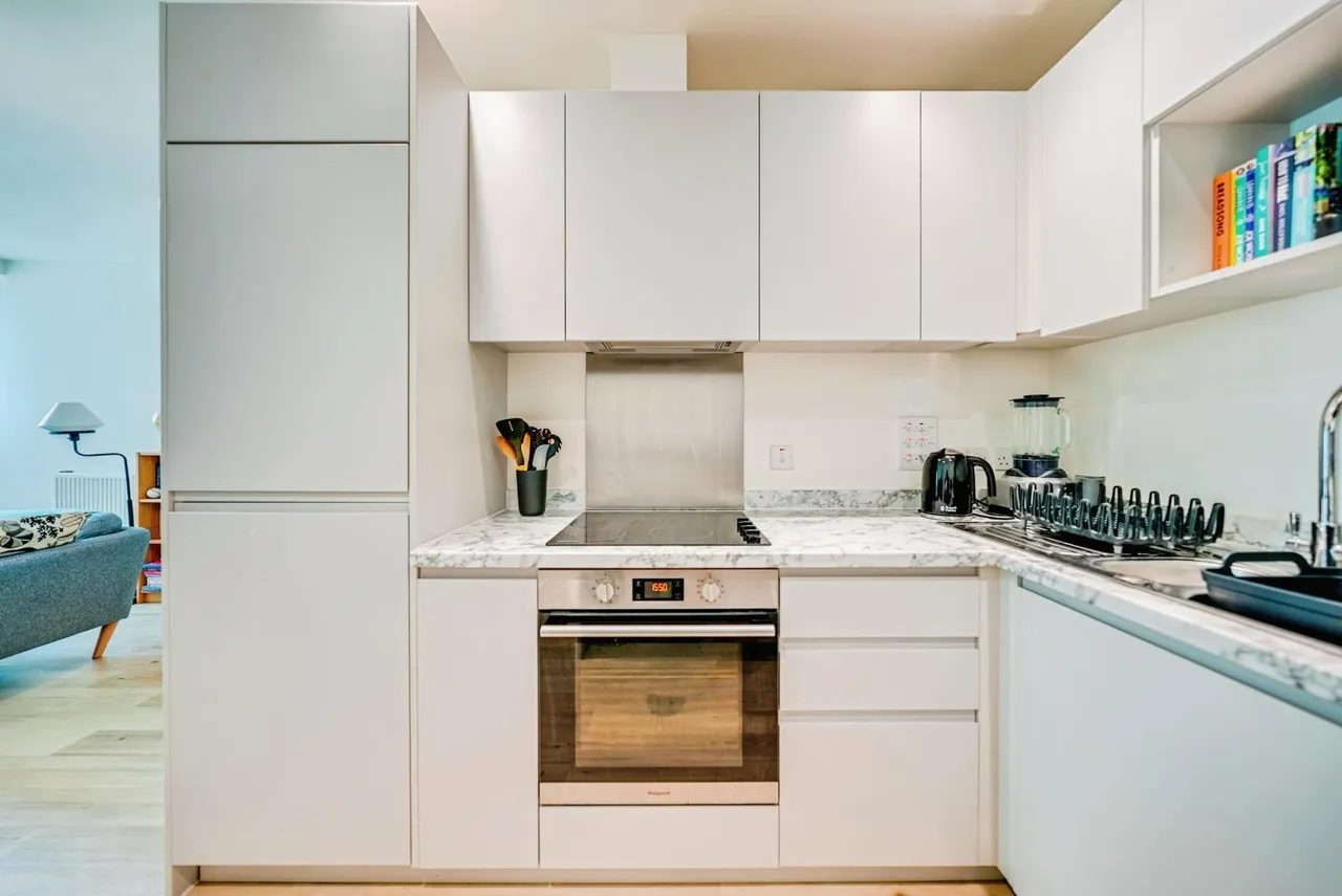 Jupp Road West, London, E15, photo 9