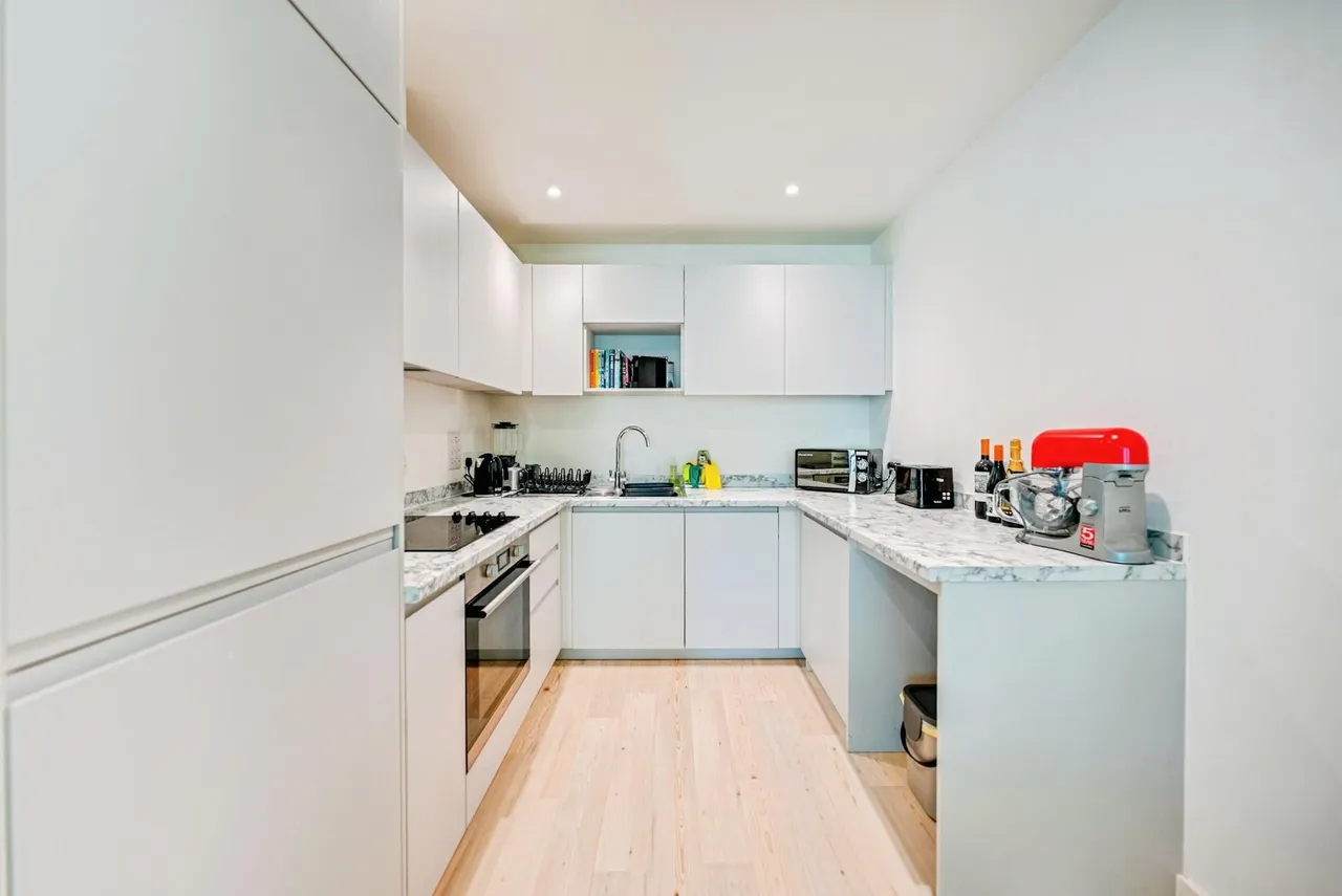 Jupp Road West, London, E15, photo 5