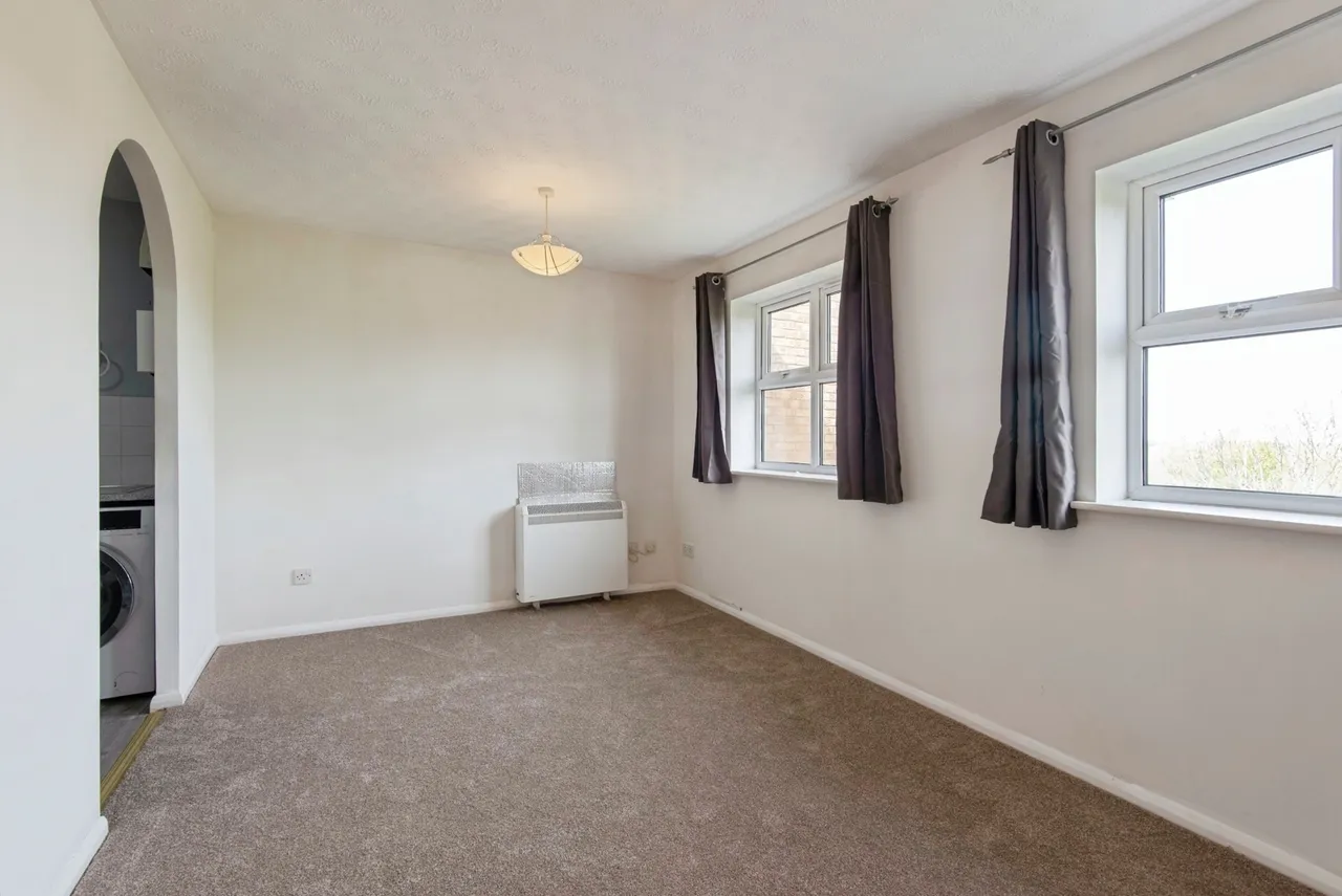 Honeysuckle Close, Biggleswade, Bedfordshire, SG18, photo 3
