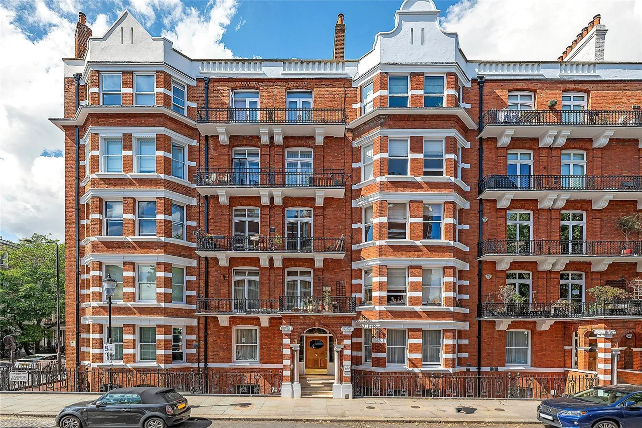2 bed flat for sale — Trebovir Road, Earl's Court, SW5