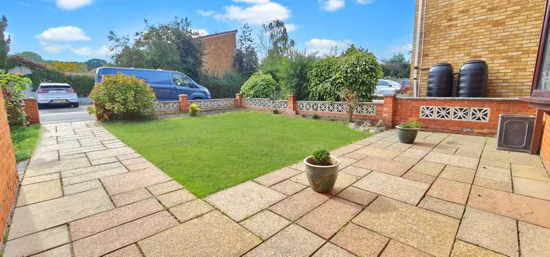 Roseberry Avenue, Langdon Hills, Basildon, Essex, SS16 6BJ, photo 3