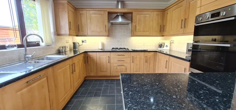 Roseberry Avenue, Langdon Hills, Basildon, Essex, SS16 6BJ, photo 4