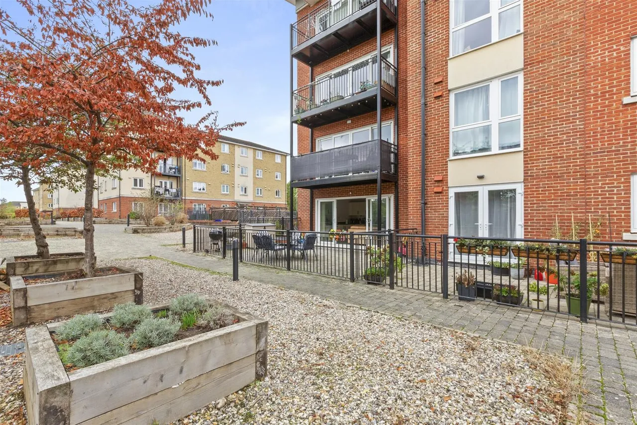 Tadros Court, High Wycombe, HP13, photo 13