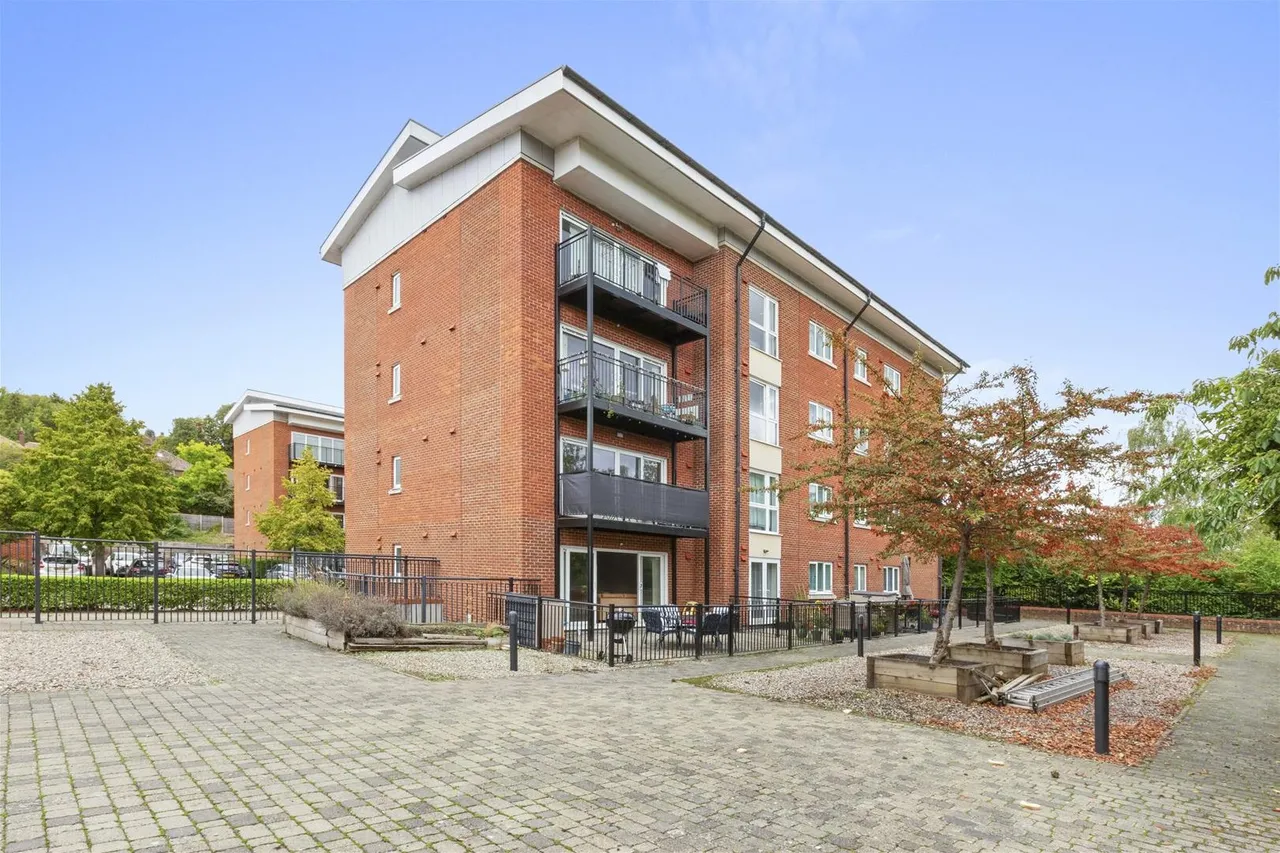 Tadros Court, High Wycombe, HP13, photo 14